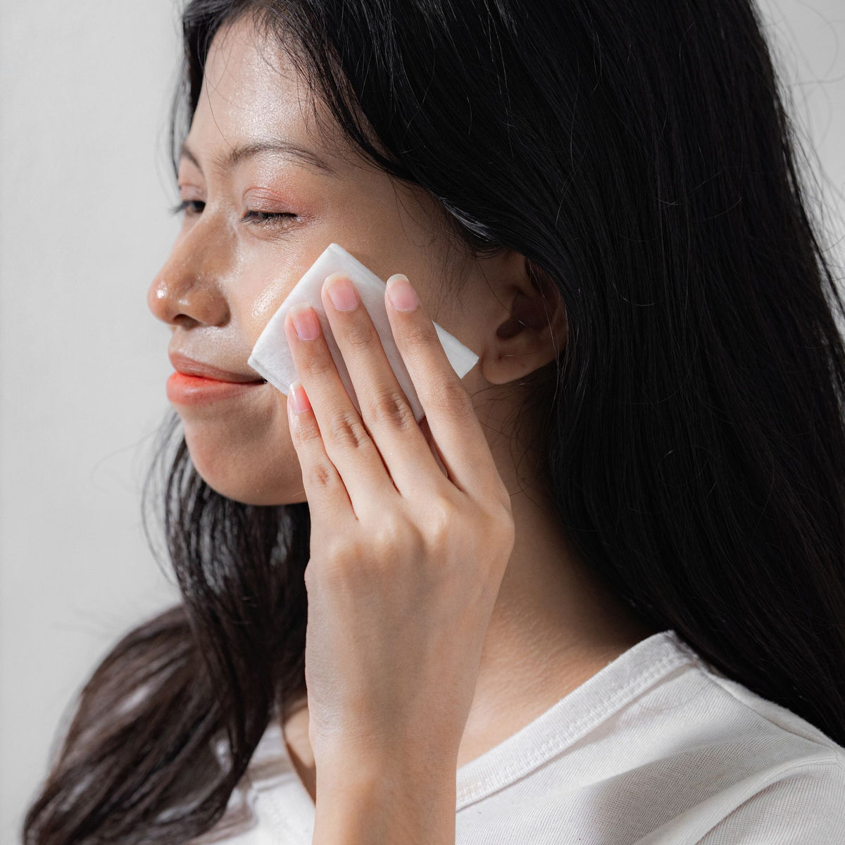 Micro-Molecule Gentle Cleansing Solution